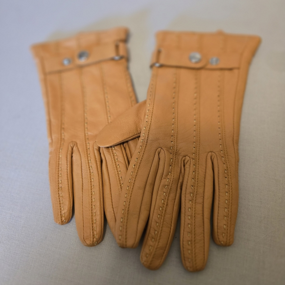 On Running Tan Leather Gloves for Women
